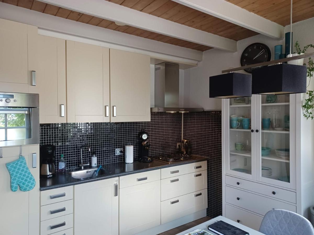 Karakteristiek Huis In Centrum Winsum Met Nieuwe Badkamer Экстерьер фото