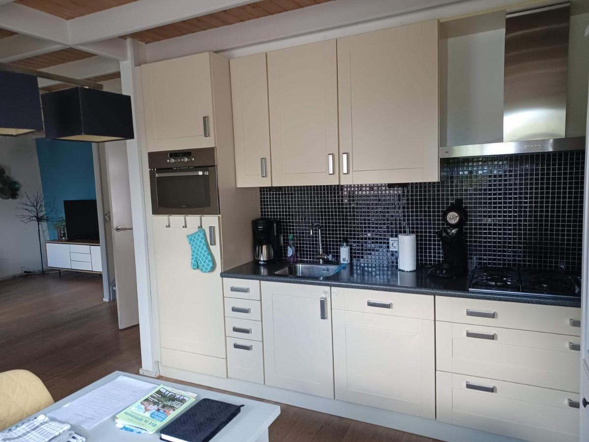 Karakteristiek Huis In Centrum Winsum Met Nieuwe Badkamer Экстерьер фото